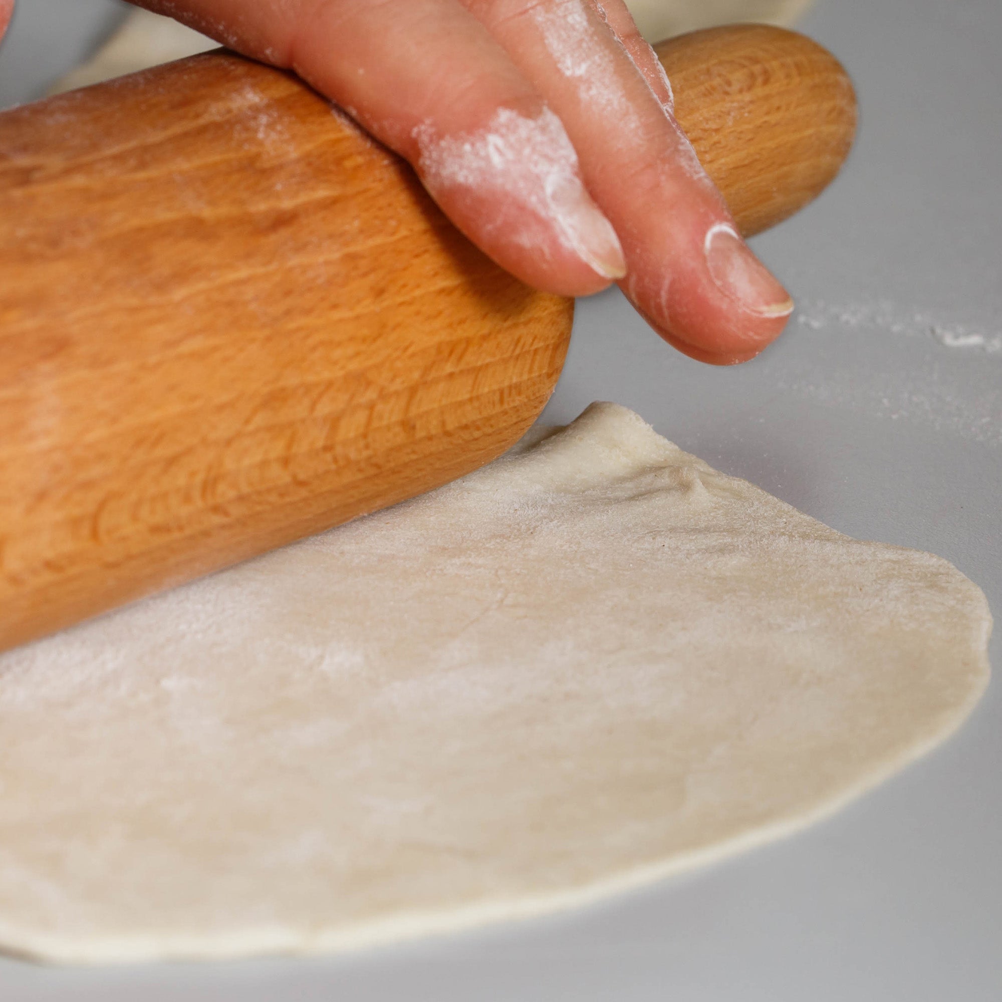 Ausgerollter Teig für Tschebureki 500 g – Раскатанное тесто на чебуреки
